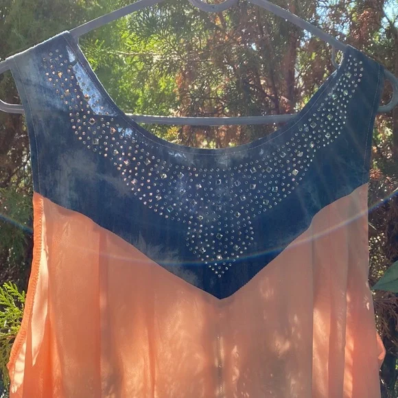 Peach chiffon like dress - Picture 2 of 3